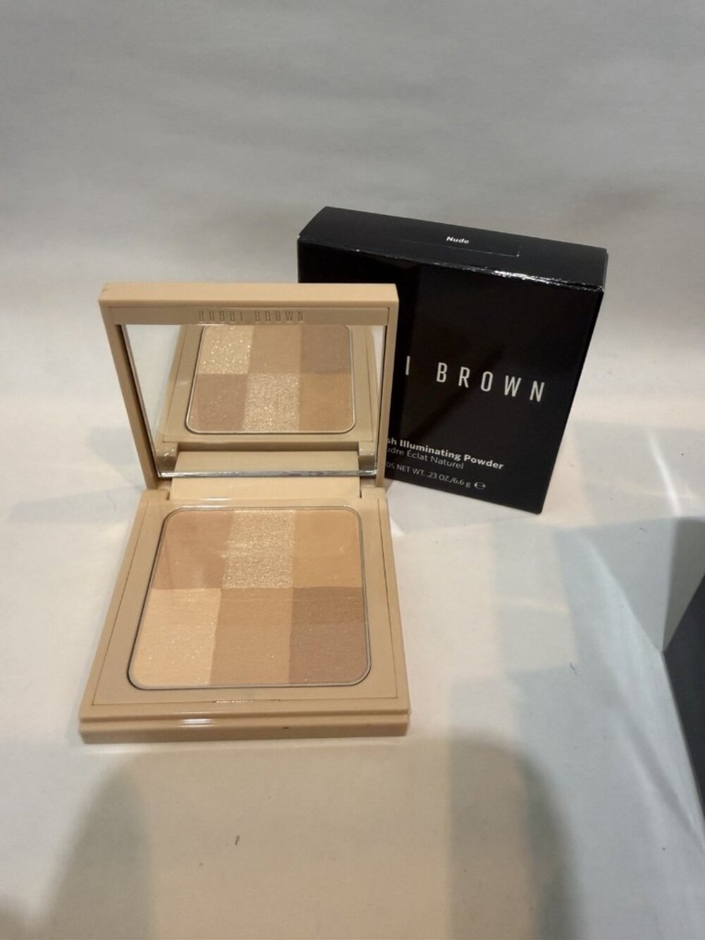 Bobbi Brown Nude Finish Illuminating Powder Nude 6.6g / 0.23 oz- New With Box